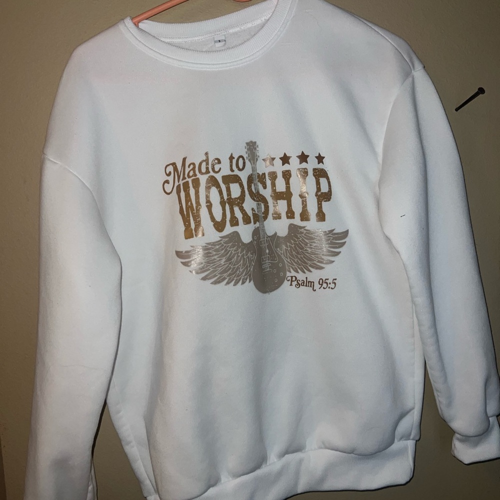 SHEIN White Long Sleeve Tee with Gold Graphic